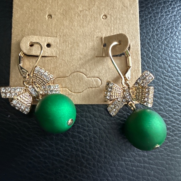 Bow Gold Tone Earrings New - Picture 6 of 8